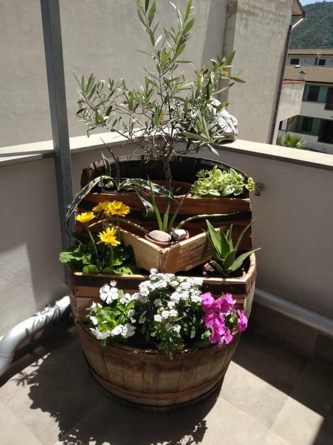 Via Ziino 70 Apartman Oliveri Kültér fotó